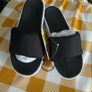 All in Motion Women summer sandal, Slide size 6, color Black Brand New